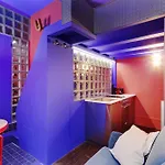 Cosy, Colourful Studio For 2 - Heart Of \