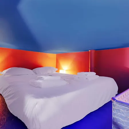 Cosy, Colourful For 2 - Heart Of 